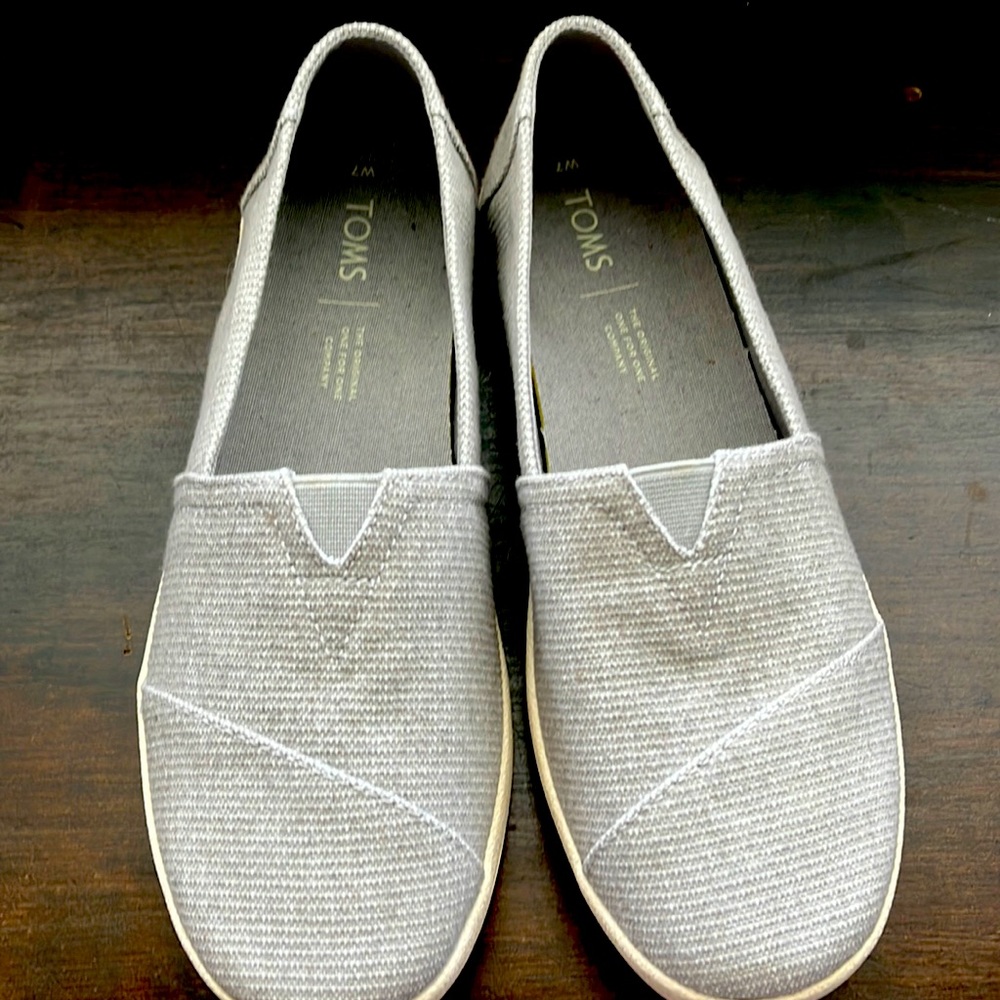 Women’s Tom’s: Grey Size 7: New without tags or box